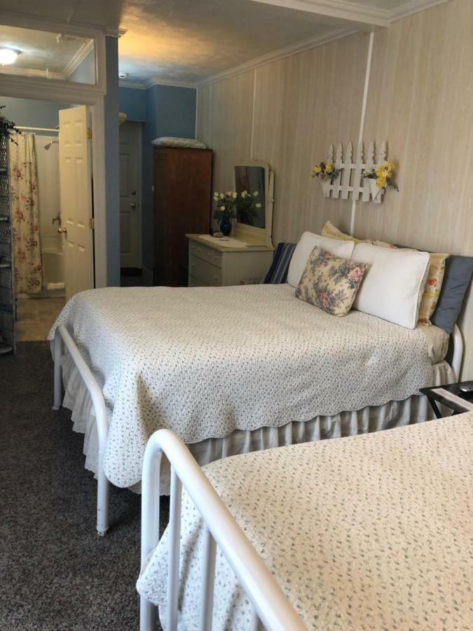 Hickory House Inn أناكوندا المظهر الخارجي الصورة