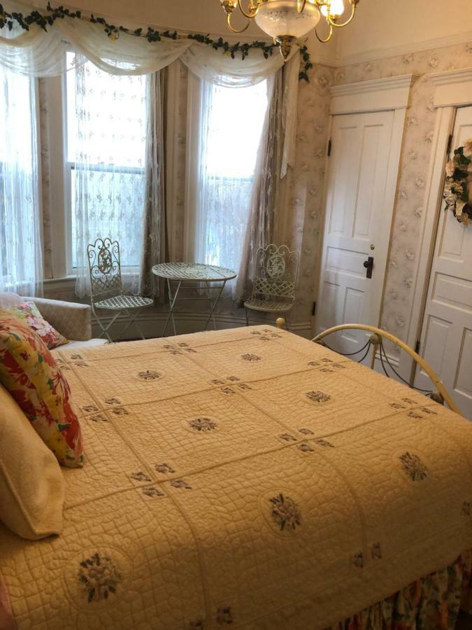 Hickory House Inn أناكوندا المظهر الخارجي الصورة