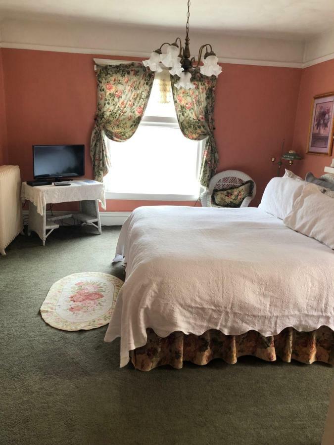 Hickory House Inn أناكوندا المظهر الخارجي الصورة