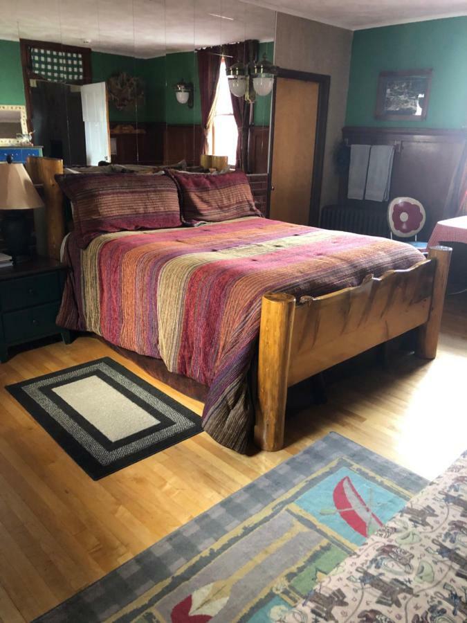 Hickory House Inn أناكوندا المظهر الخارجي الصورة