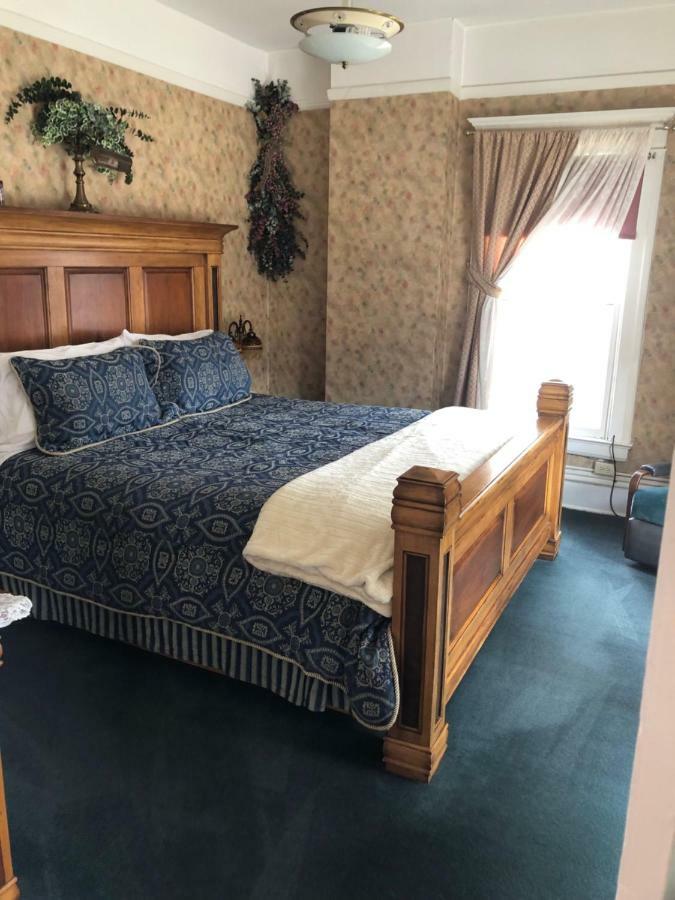 Hickory House Inn أناكوندا المظهر الخارجي الصورة