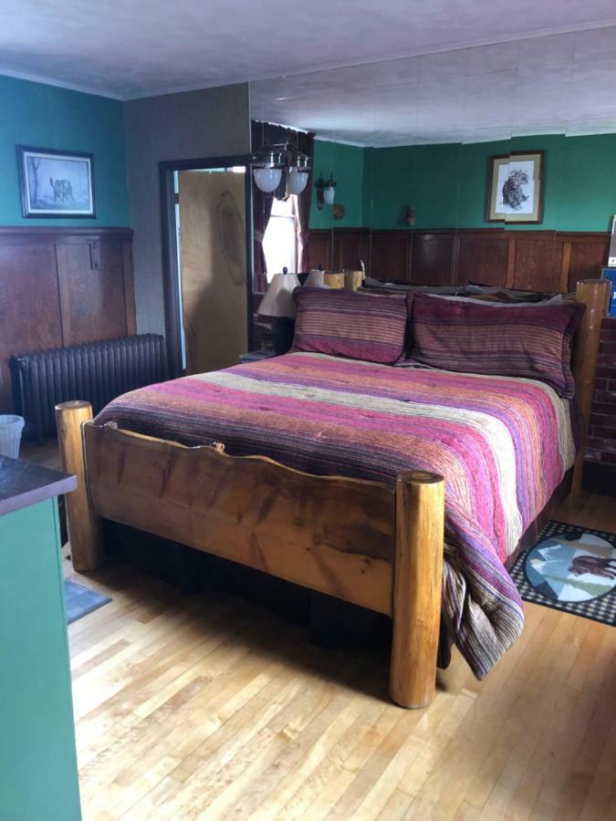 Hickory House Inn أناكوندا المظهر الخارجي الصورة